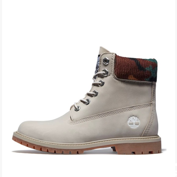 TIMBERLAND WOMEN'S TIMBERLAND® HERITAGE 6-INCH WATERPROOF BOOTS - Picture 7 of 8